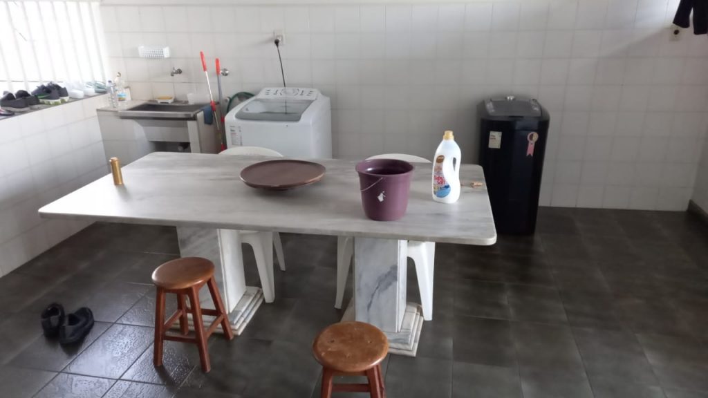 VENDE-SE APARTAMENTO NO CENTRO PRÓXIMO A RODOVIÁRIA