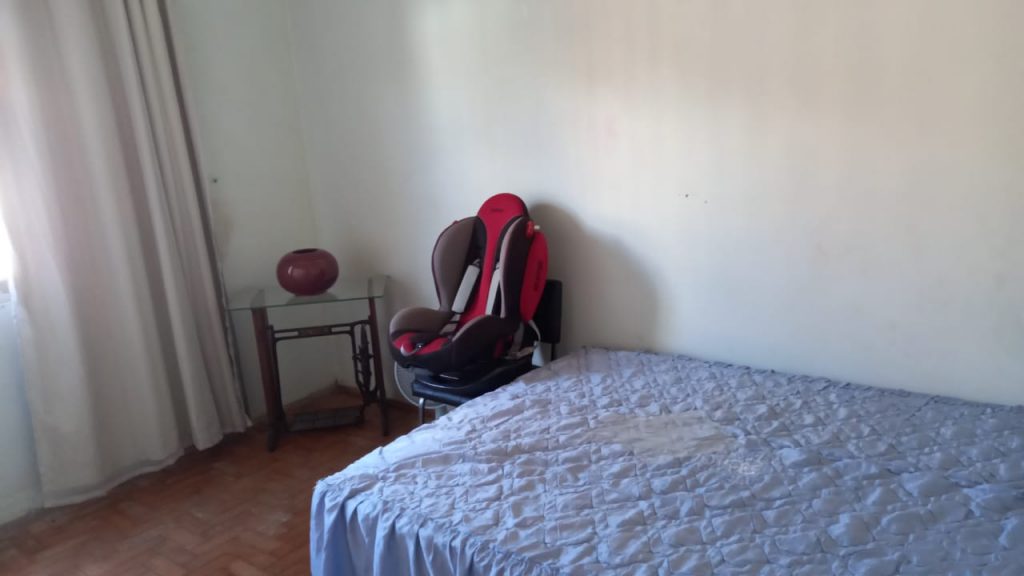 VENDE-SE CASA NO CENTRO