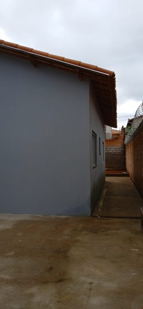 VENDE-SE CASA BAIRRO PARQUE BRASIL