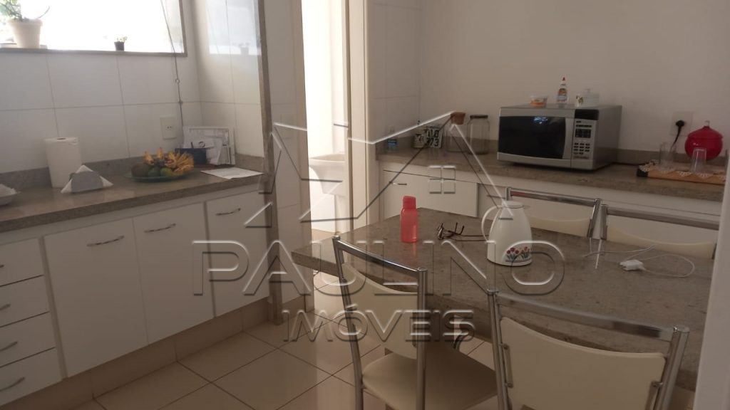 VENDE-SE CASA NO CENTRO SANTANA DA VARGEM