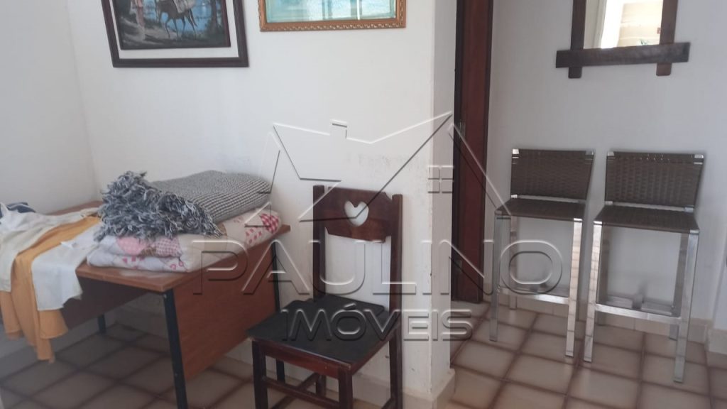 VENDE-SE CASA NO CENTRO SANTANA DA VARGEM