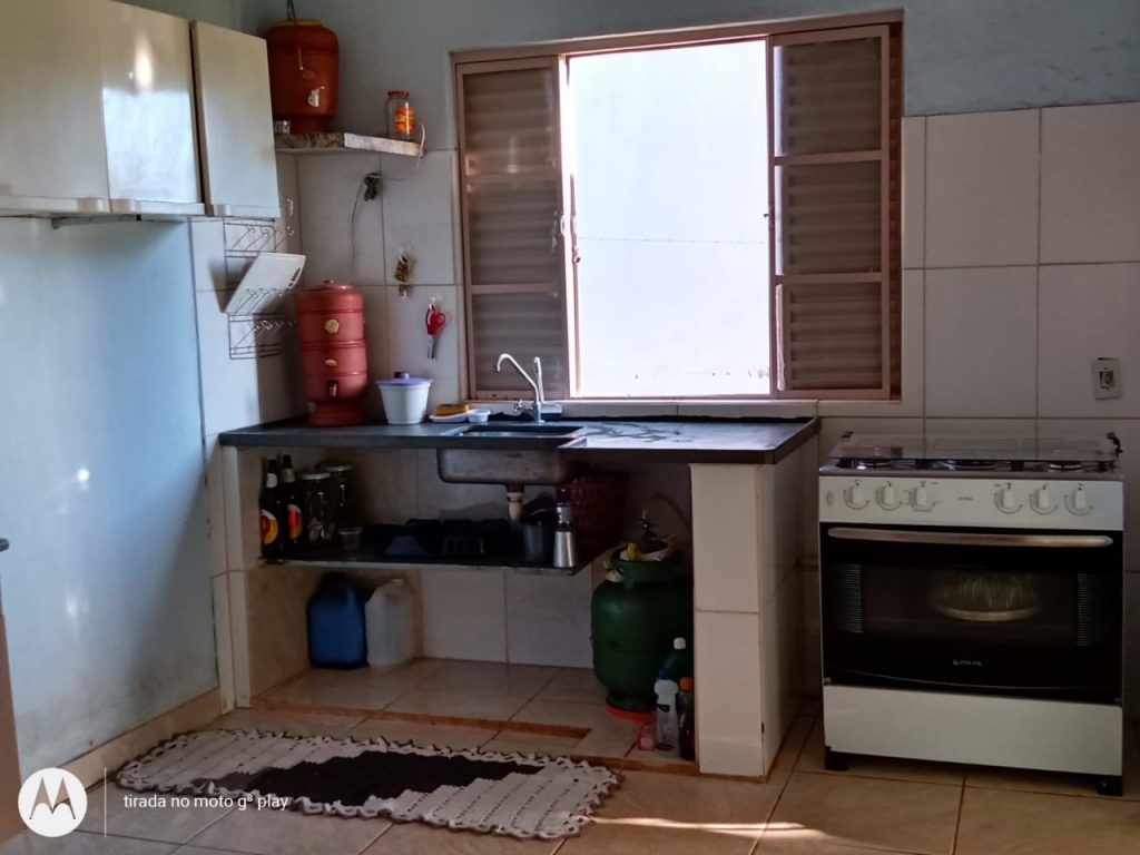 VENDE-SE SITIO PRÓXIMO AO CORREGO DO OURO