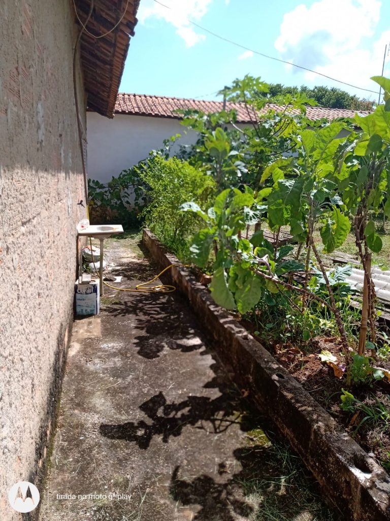 VENDE-SE SITIO PRÓXIMO AO CORREGO DO OURO