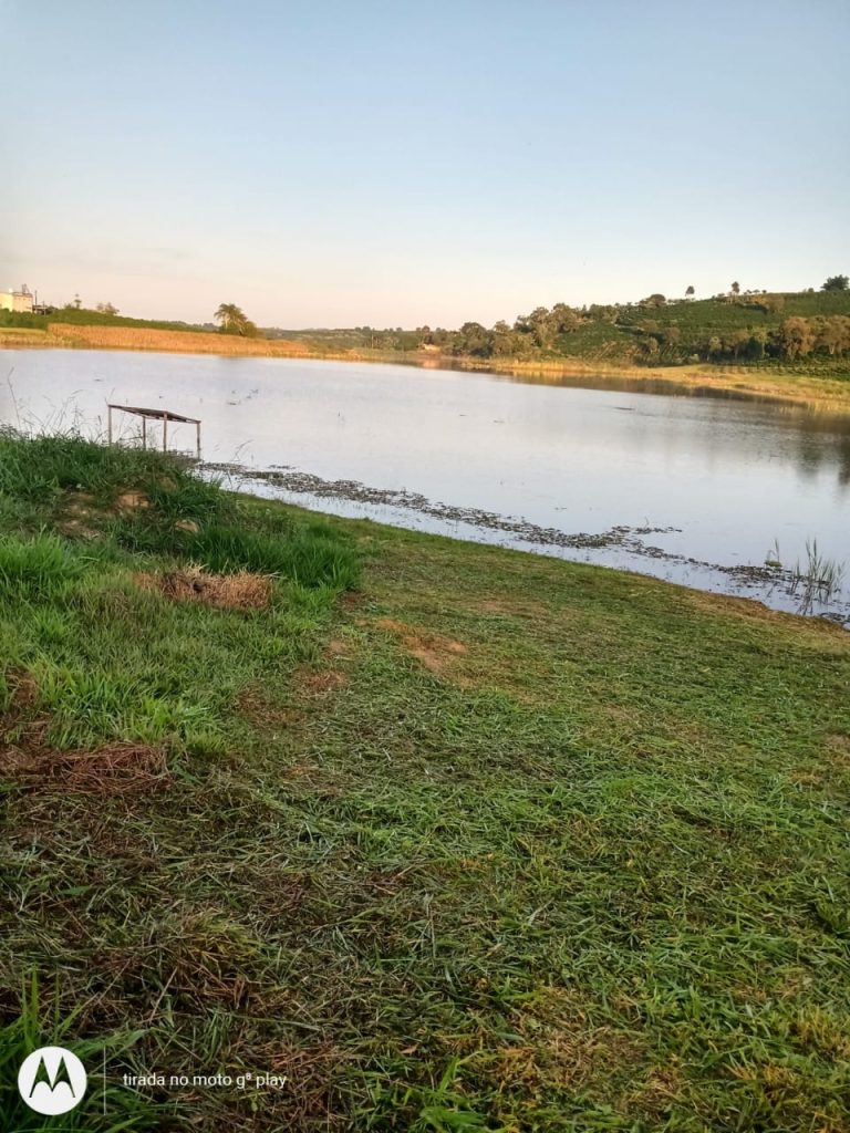 VENDE-SE SITIO PRÓXIMO AO CORREGO DO OURO