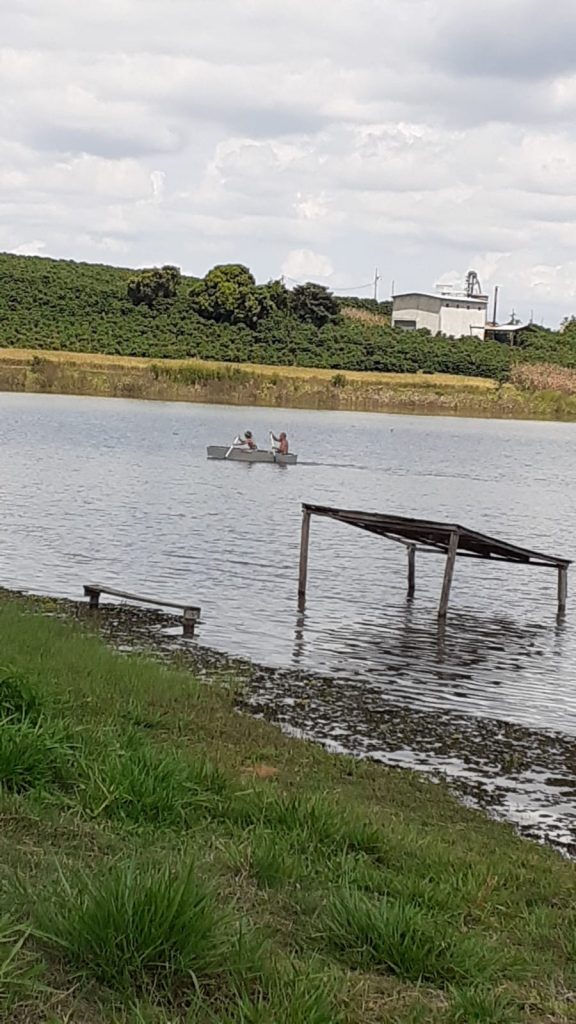 VENDE-SE SITIO PRÓXIMO AO CORREGO DO OURO