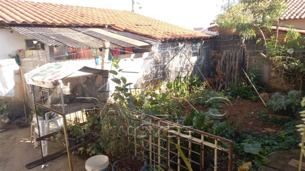 VENDE-SE CASA – BAIRRO CENTRO