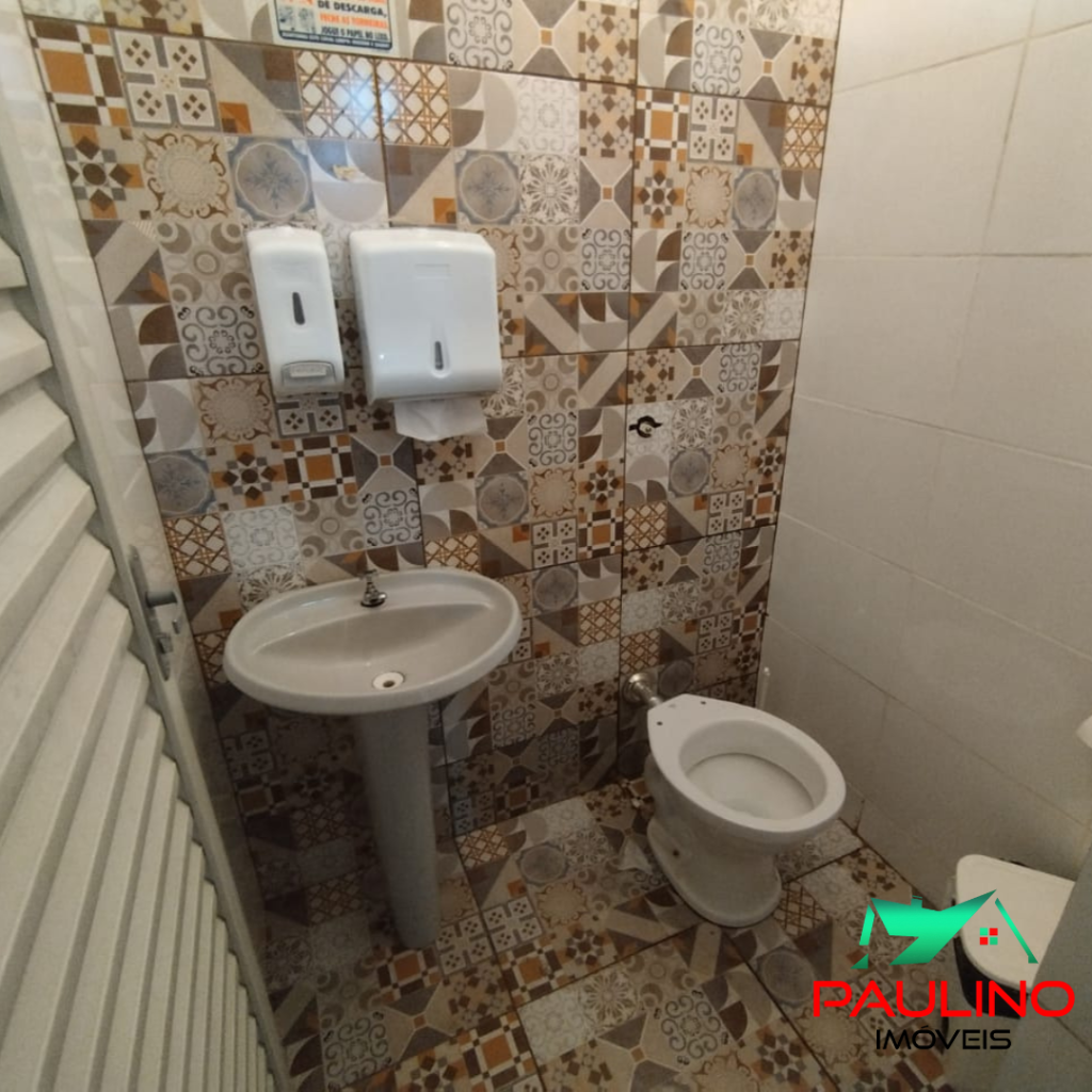 SOBRADO + CÔMODO COMERCIAL – VILA MARILENA