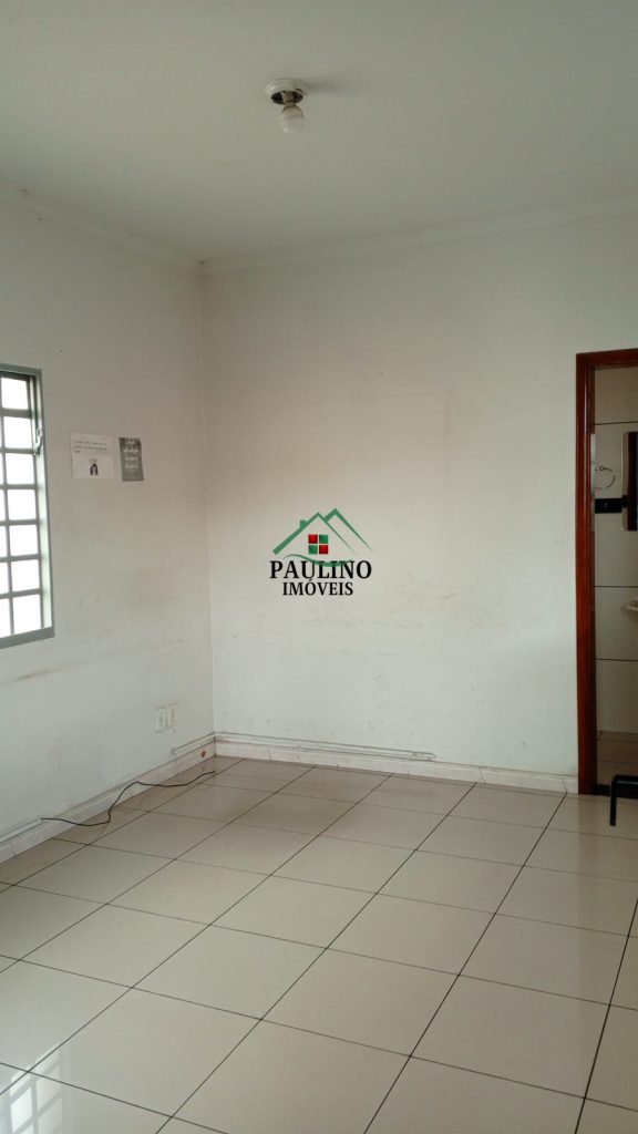 ?ALUGA-SE BARRACÃO ?