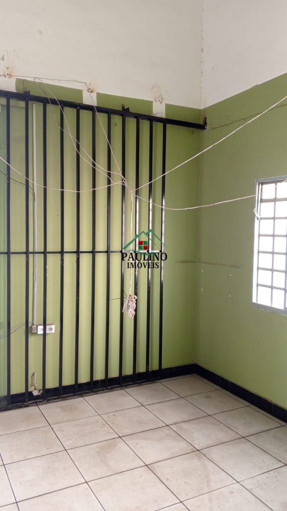 ?ALUGA-SE BARRACÃO ?