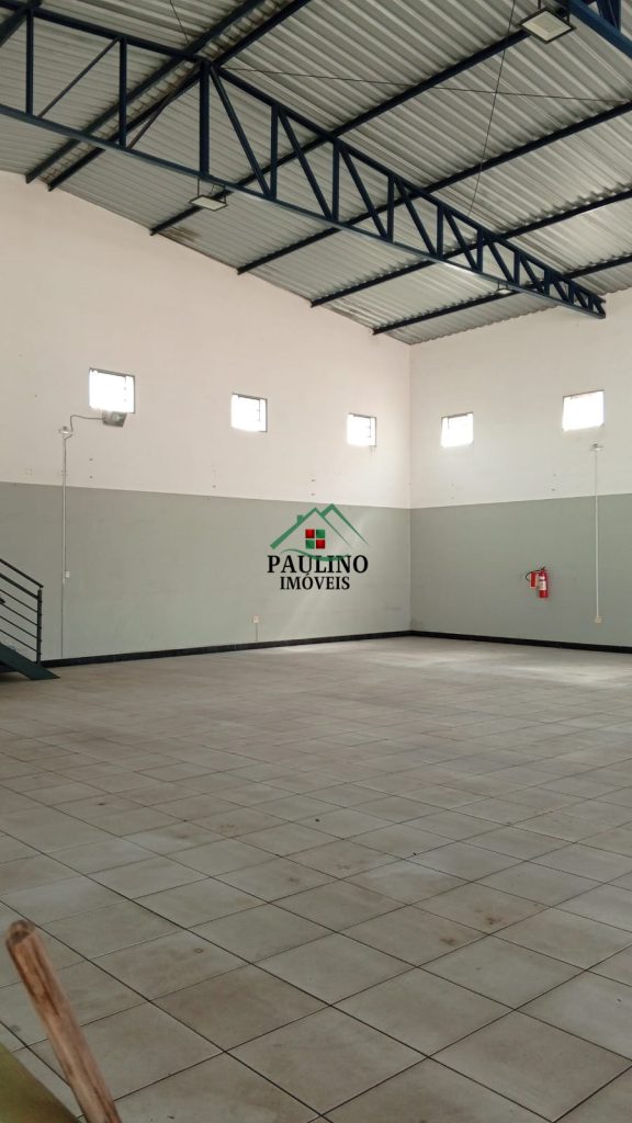 ?ALUGA-SE BARRACÃO ?