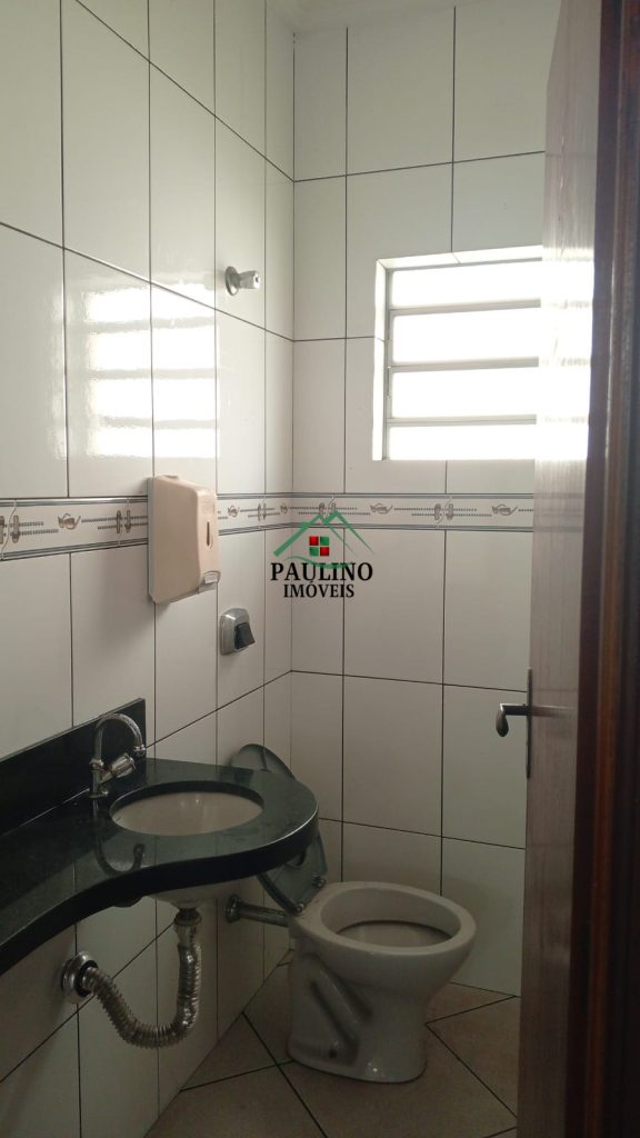 ?ALUGA-SE BARRACÃO ?