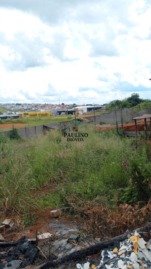 ?ALUGA-SE BARRACÃO ?