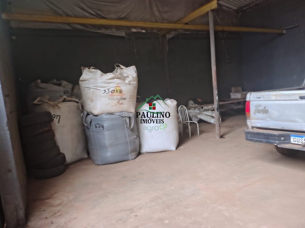 ?ALUGA-SE BARRACÃO ?