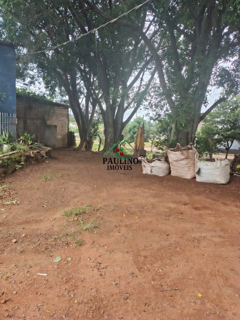 ?ALUGA-SE BARRACÃO ?