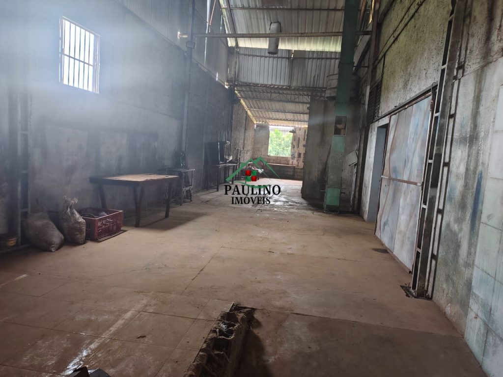 ?ALUGA-SE BARRACÃO ?