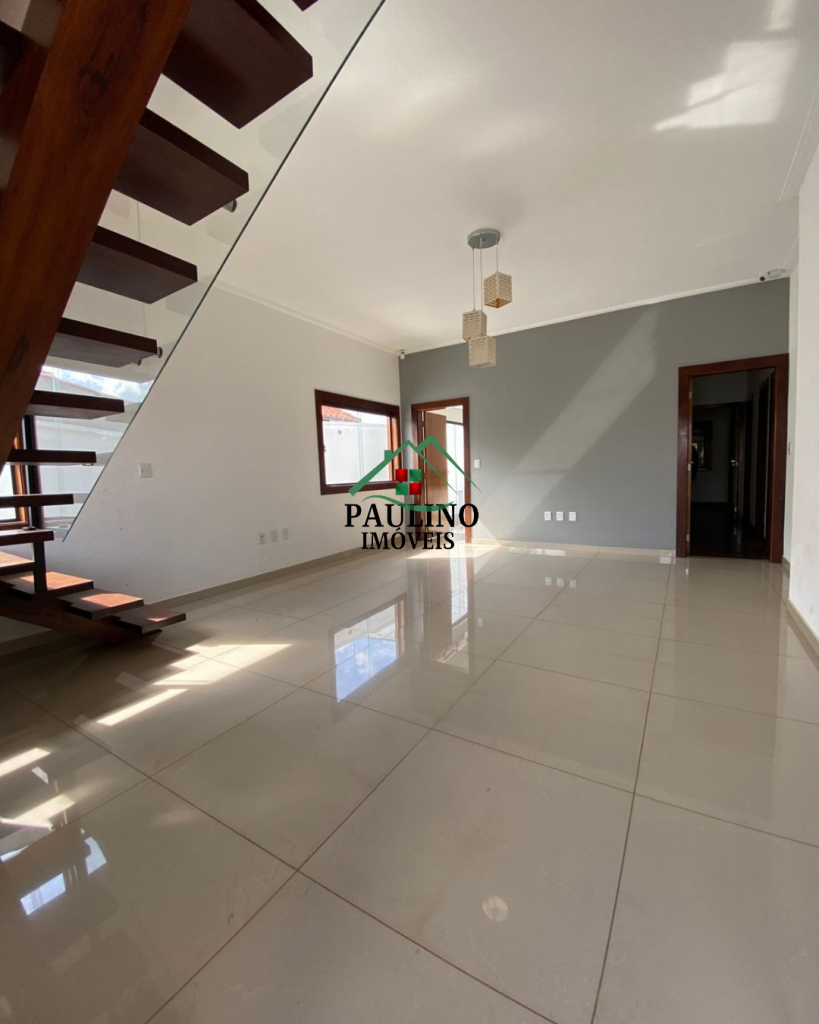 CASA Á VENDA