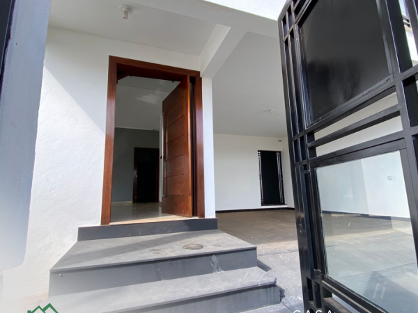 CASA Á VENDA