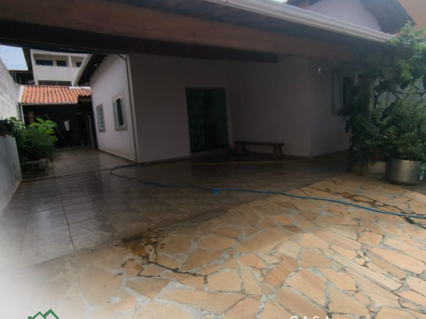CASA Á VENDA